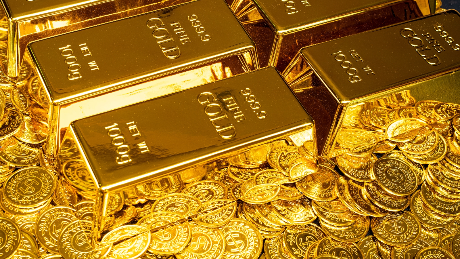O ouro sobe com o otimismo dos investidores em relação aos cortes nas taxas de juros